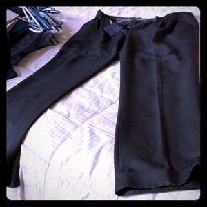 Van Heusen men’s black dress/casual slacks